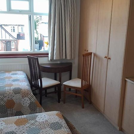 Edgware B&B Barnet Eksteriør bilde
